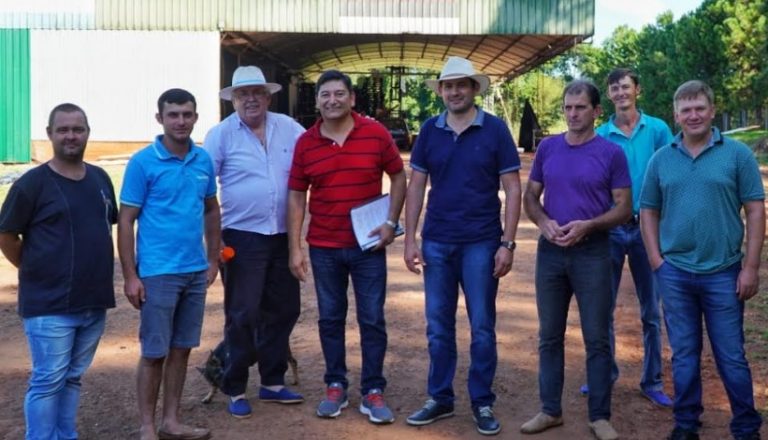 El presidente del IFAI visitó cooperativas de la localidad de Andresito