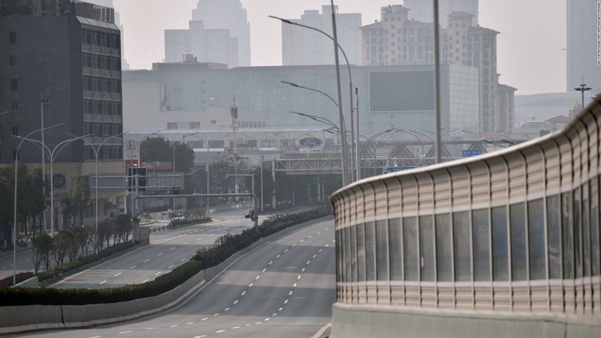 Un dron recorre las calles desiertas de Wuhan, una ciudad «fantasma» por el coronavirus