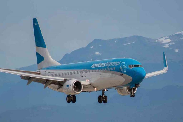 Argentinos varados en el exterior por coronavirus: Aerolíneas sumará tres vuelos a Miami y dos a Madrid