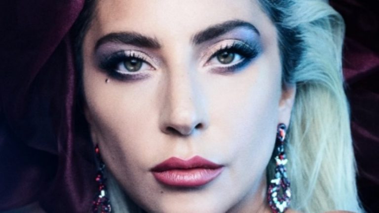 Lady Gaga dona dinero a través de su marca de belleza para colaborar con la pandemia