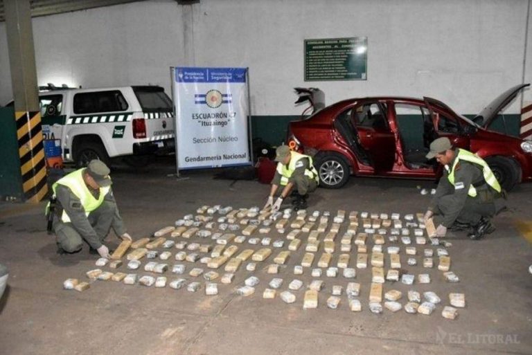 Posadeños fueron detenidos en Ituzaingó: llevaban 182 “panes” de marihuana en un auto