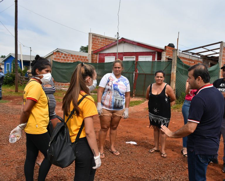 Operativo de asistencia alimentaria en el Barrio Néstor Kirchner de Posadas