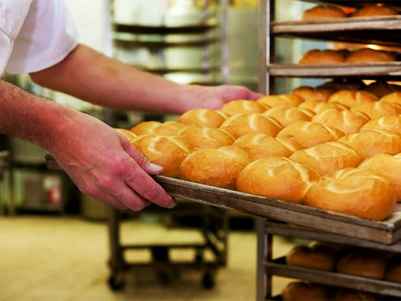En Posadas, las panaderías también deberán atender en horario reducido