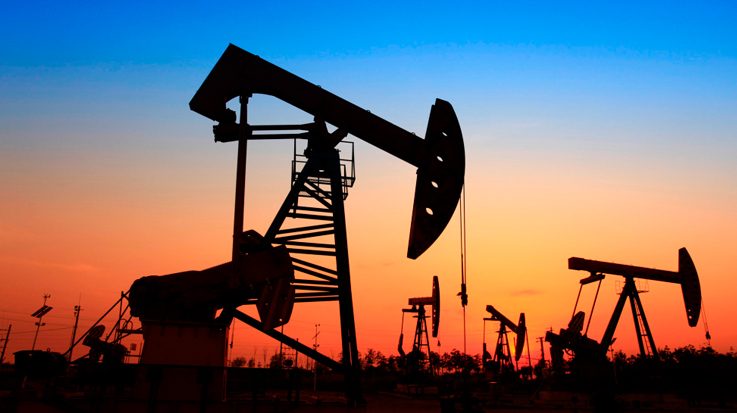 Se desploma el barril de petróleo, ¿baja la nafta?