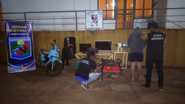 Recuperaron una motocicleta y objetos robados en Iguazú: un detenido