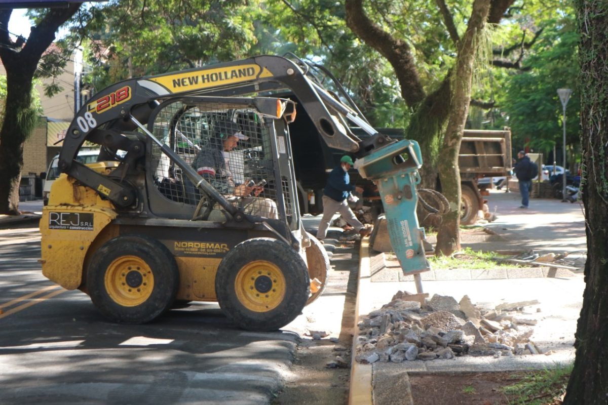 Comenzaron las obras de dársenas en calle Junín de Posadas