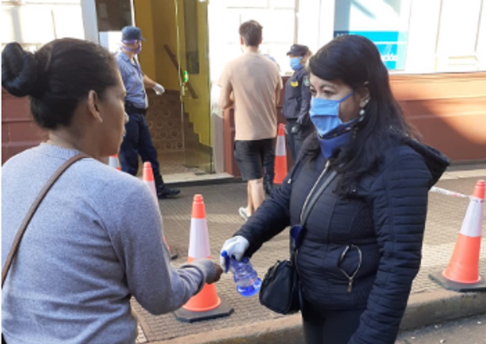 Desplegaron operativo de asistencia y control de tránsito en zonas bancarias de Posadas