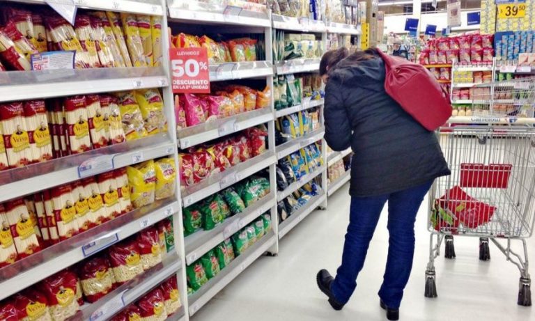 Informe reveló que las ventas en los supermercados aumentaron 25% en marzo por el coronavirus