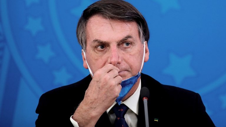 Brasil: con 2.141 muertos y 32.682 infectados, Bolsonaro insiste en que “hay un plan para derrocarlo”