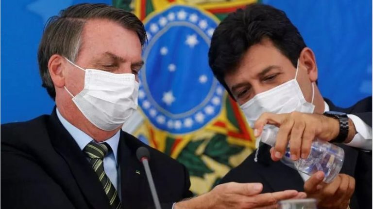 Efecto coronavirus: Bolsonaro despidió a su ministro de Salud