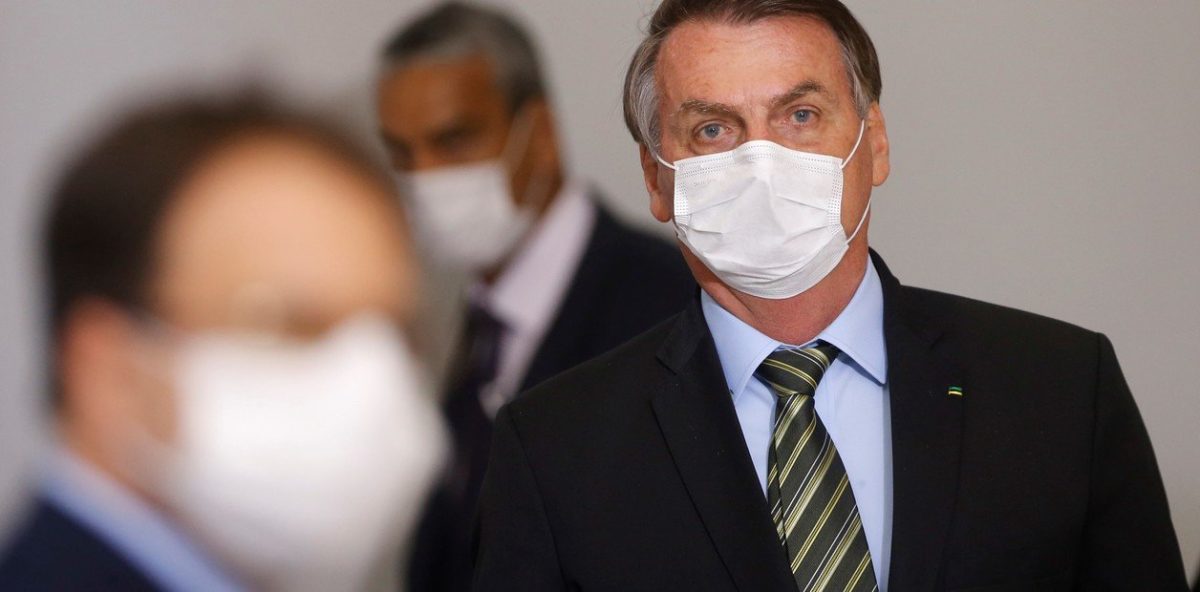 Brasil: los casi seis mil casos de coronavirus acorralan a Bolsonaro y lo obligan a cambiar su postura