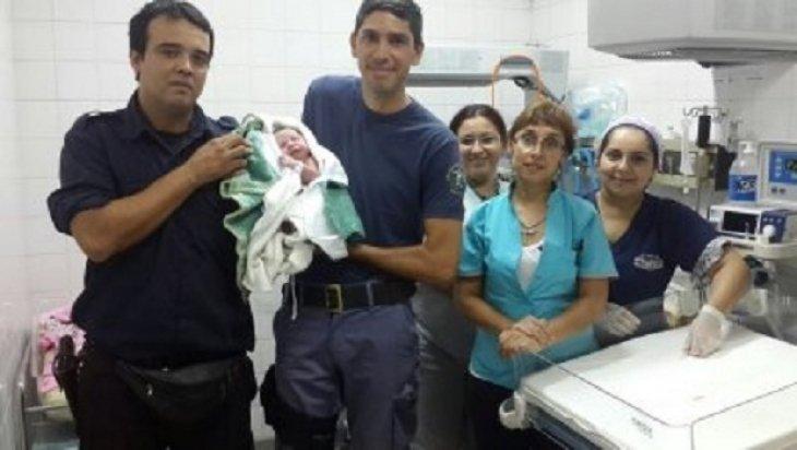 Chaco: policías rescataron a bebé recién nacido arrojado en un basural