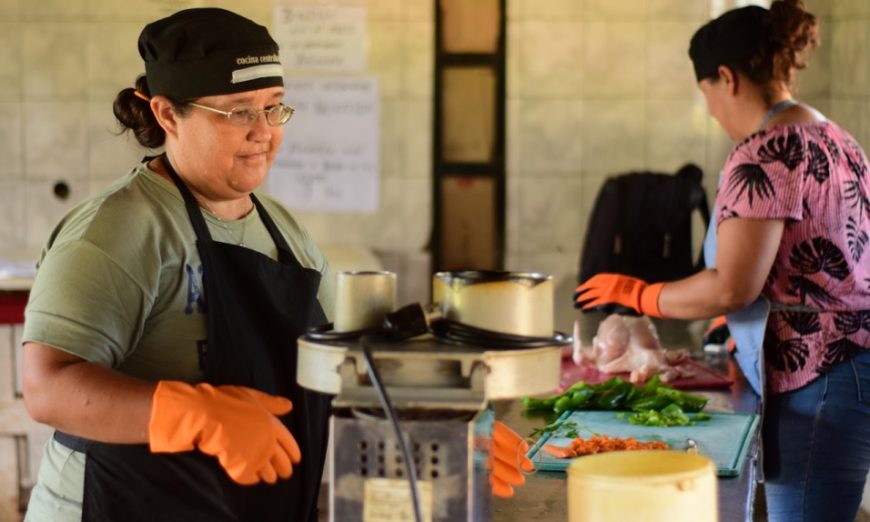 Refuerzan el protocolo de conductas sanitarias para cocinas centralizadas y comedores misioneros