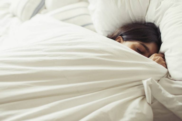 Coronavirus: especialistas recomiendan dormir más durante la cuarentena