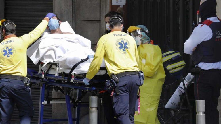 Coronavirus: con leve alza en cifra de muertos diarios, España ya suma más de 21 mil fallecidos