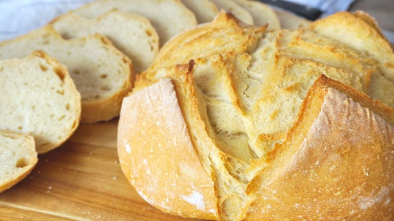 El nuevo entretenimiento de la cuarentena: hacer pan casero en casa