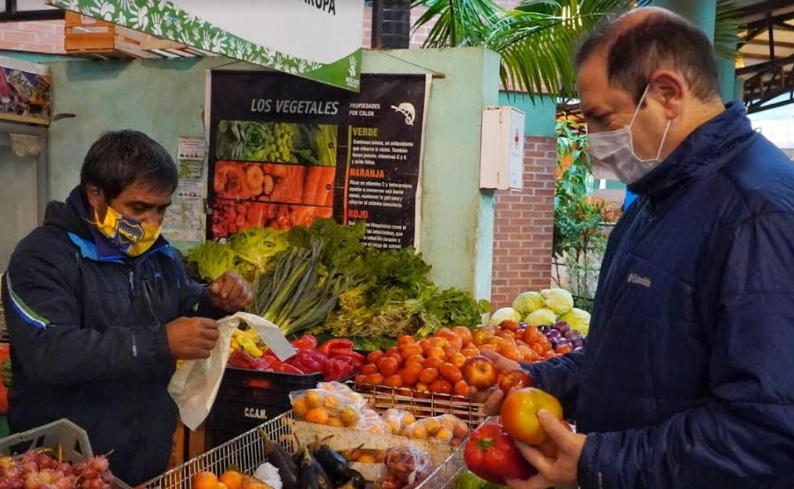 Mercado Concentrador de Posadas: gran afluencia de  compradores y todos los productores presentes
