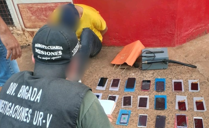Puerto Iguazú: pareja fue detenida por intentar vender celulares robados