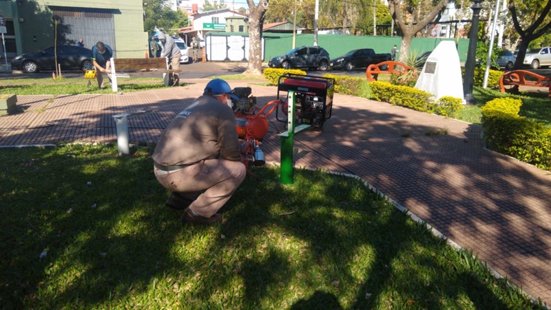 Comenzaron las remodelaciones en las plazoletas de la avenida Roque Pérez de Posadas