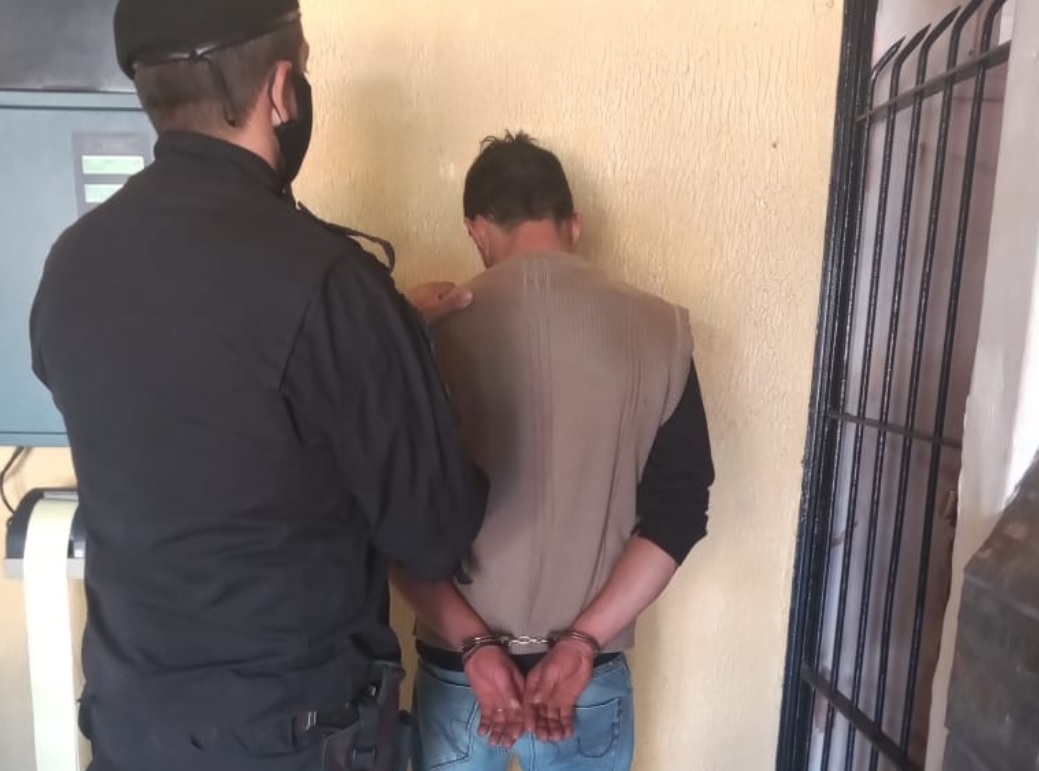 Irrumpió en la casa de su expareja, desobedeció una orden judicial y lo detuvieron
