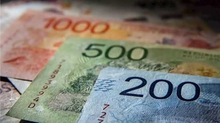 Para contener al dólar, suben las tasas de los plazos fijos