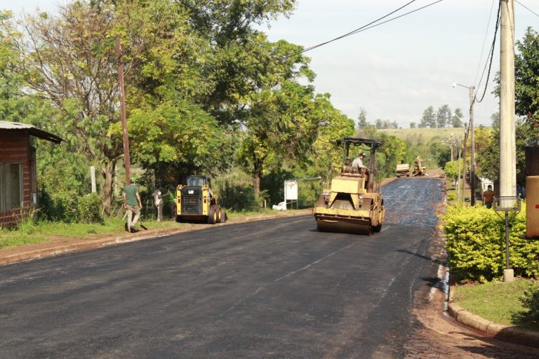 Posadas: finalizaron obra de asfalto en San Isidro