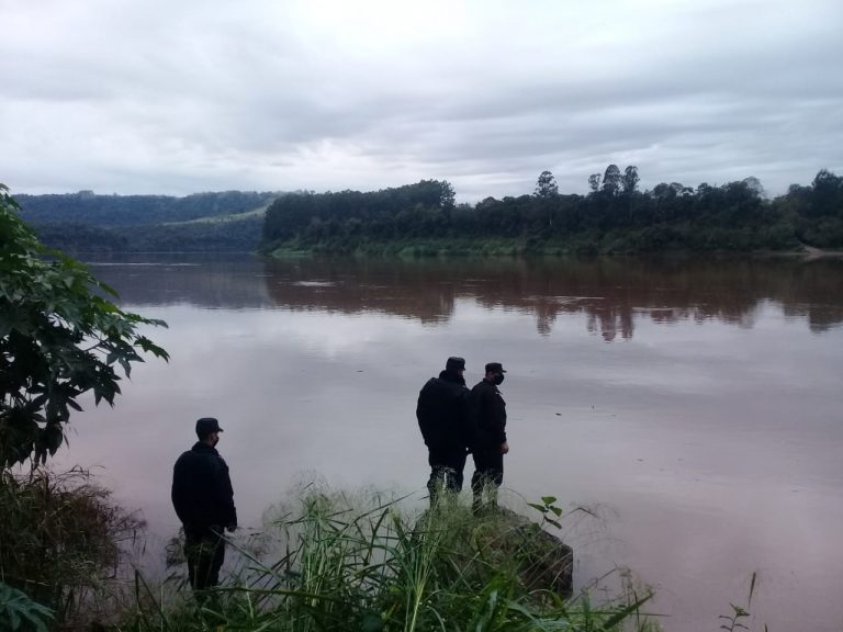 El Soberbio: intensa búsqueda de un joven que desapareció en el río Uruguay