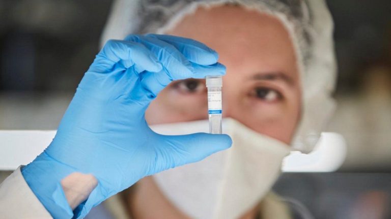 Científicos argentinos desarrollan test que detecta coronavirus con o sin síntomas