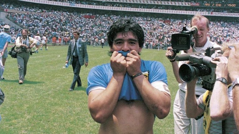 "Más no le puedo pedir a la vida", dijo Maradona tras cumplirse 34 años del duelo con Inglaterra