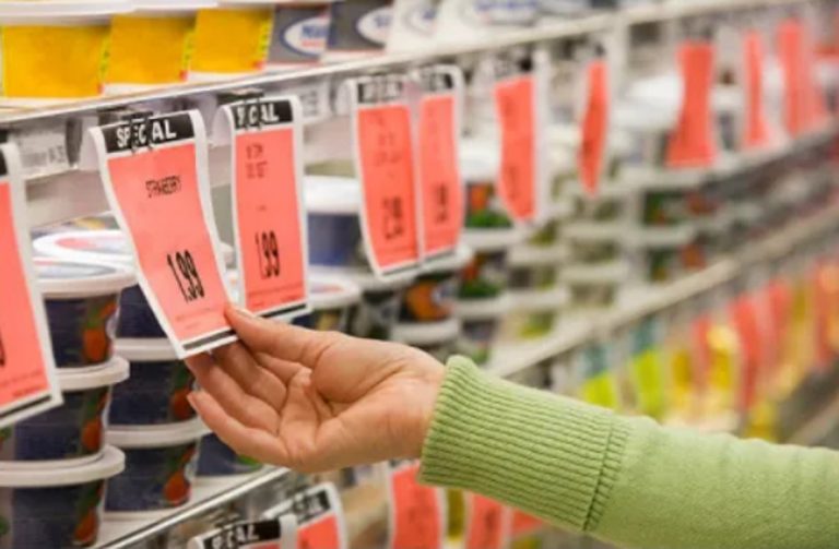 Protección al consumidor: supermercados deberán exhibir precios en góndolas