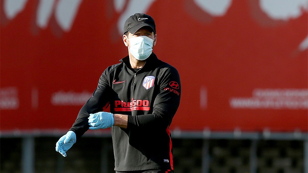 Pandemia: "El fútbol debe adaptarse a lo que vive toda la sociedad", aseguró Simeone