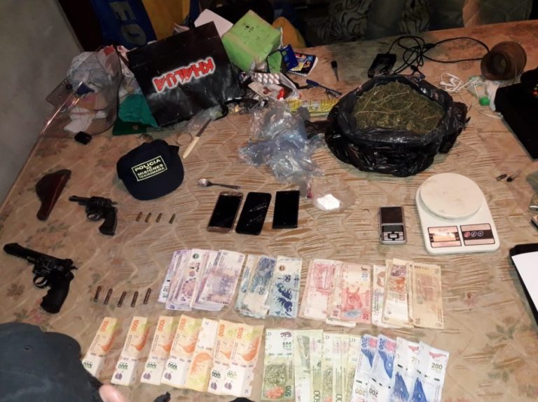 Desbarataron un "aguantadero" de drogas y armas de fuego en Posadas: hay dos detenidos