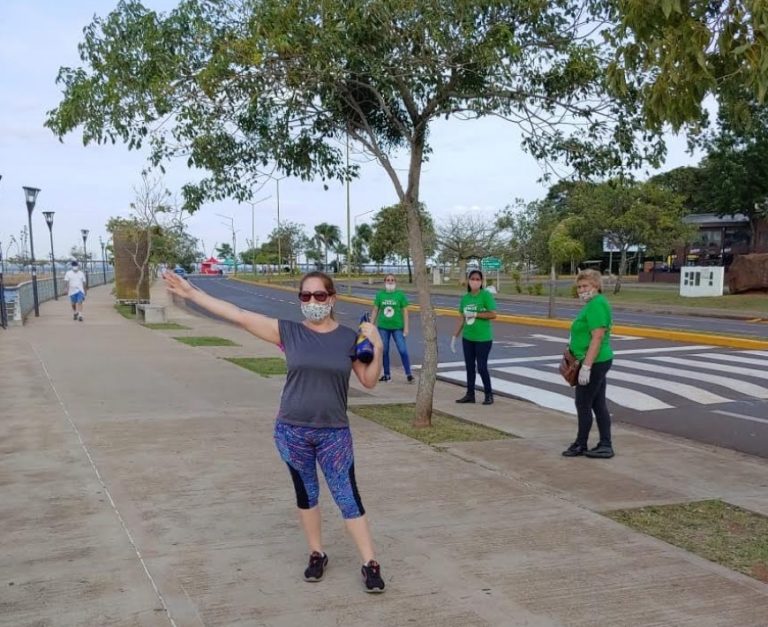 Se desarrolló una nueva jornada de caminata para adultos mayores de 60 años en Posadas