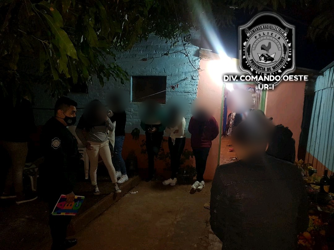 Posadas: demoraron a 12 personas por una fiesta clandestina y detuvieron a otra por amenazar de muerte a una familia