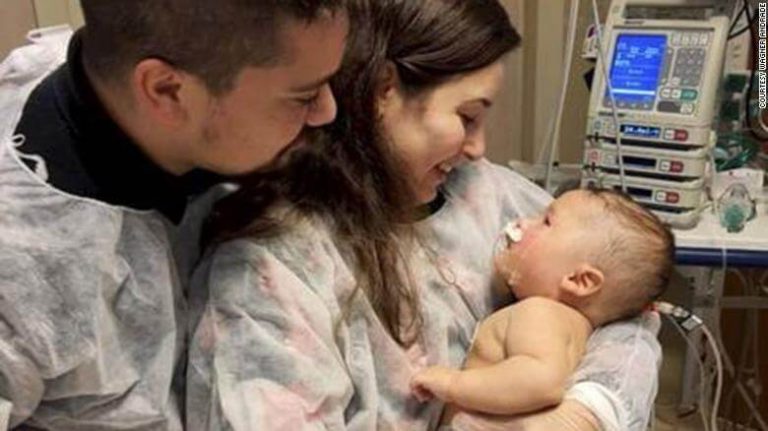 Coronavirus en Brasil: un bebé de cinco meses se recuperó tras estar 32 días en coma
