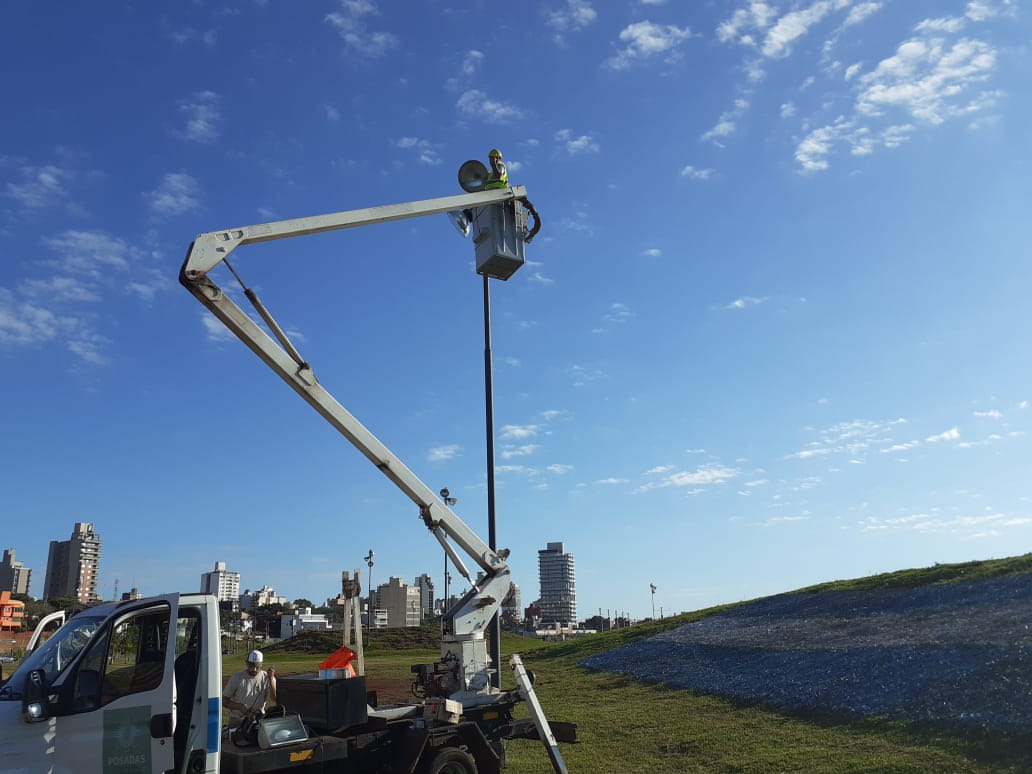 Continúa la modernización con luminaria LED en Posadas