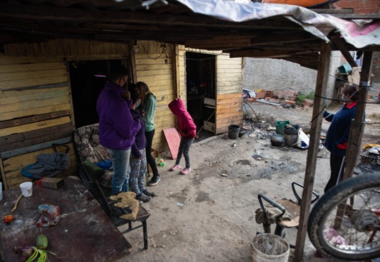 Seis de cada diez chicos argentinos ya vive en un hogar pobre y la cifra crecerá después de la pandemia
