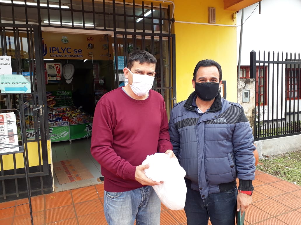 Desde abril se distribuyeron insumos para la confección de 67 mil barbijos a municipios, organismos y organizaciones civiles