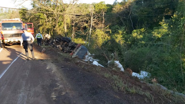 Colonia Victoria: hombre falleció al caer a un barranco con un camión
