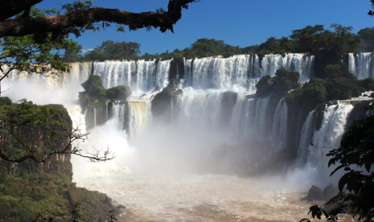 Filippa: “Comenzamos a ver un horizonte positivo en Iguazú con la reapertura de Cataratas”