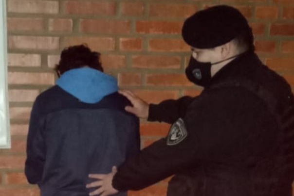 Detuvieron a un hombre por agredir a su pareja en una vivienda del barrio Villa Cabello de Posadas