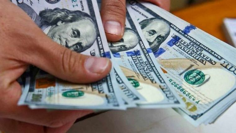 El dólar blue rozó los $ 140: aumentó $ 10 en una semana