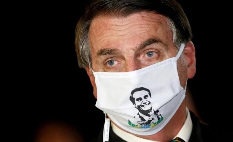 Bolsonaro anunció que tiene infección pulmonar tras padecer coronavirus