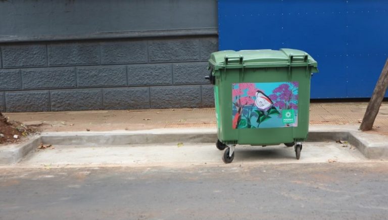 Posadas: continúan la construcción de dársenas para contenedores de residuos sobre calle Santa Fe