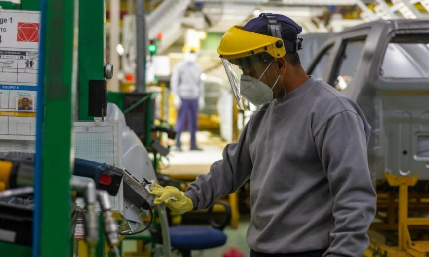 Según informe privado, en junio la producción industrial cayó 12,5%