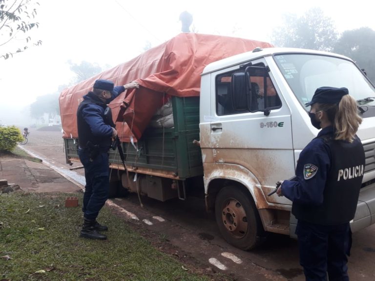 Interceptaron un camión con 7 toneladas de soja presuntamente ilegal en Alba Posse