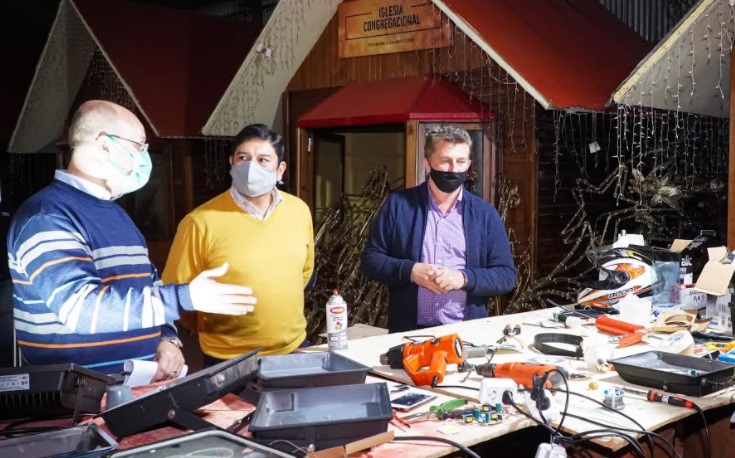 Evalúan la necesidad de maquinarias en los talleres de la Fiesta de la Navidad en Alem