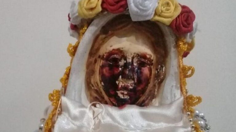 Salta: la Virgen del Milagro volvió a llorar lágrimas de sangre