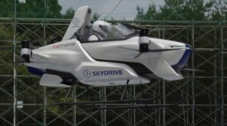 El auto volador pasó su primera prueba en Japón