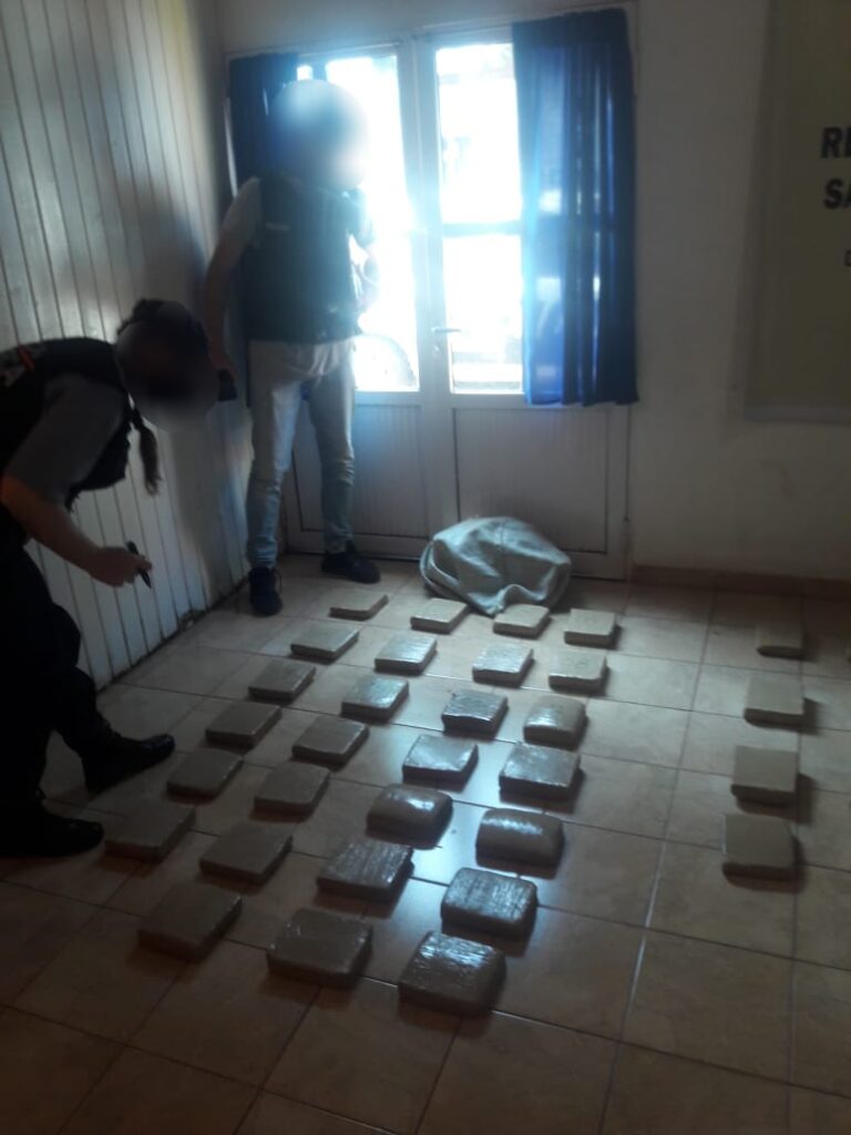 Durante un operativo hallaron 51 kilos de marihuana en San Ignacio